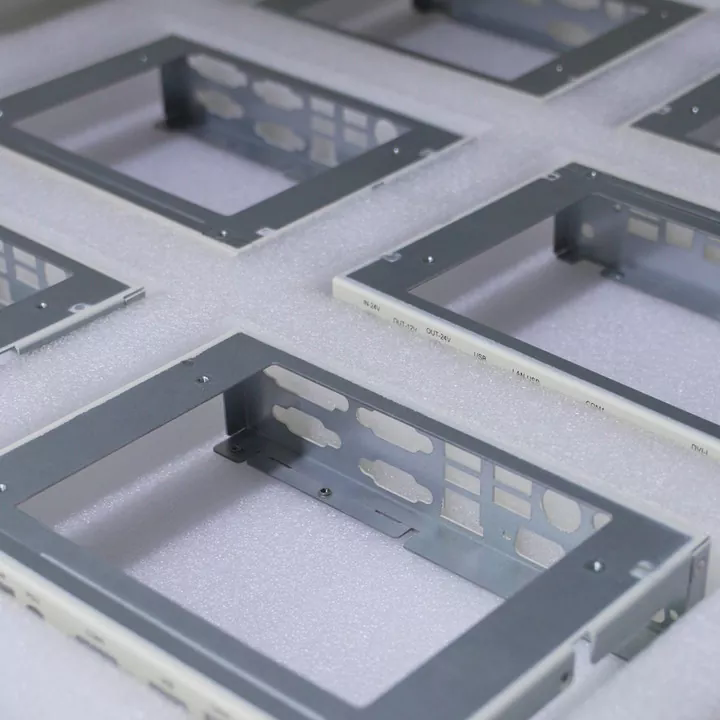 كيفية اختيار الصفائح المعدنية المناسبة لهيكل الخادم من أجل الأداء والمتانة؟